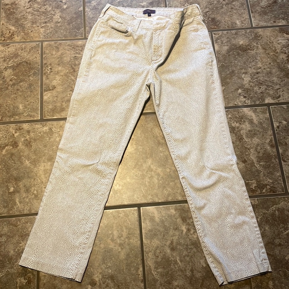 Women’s pants.